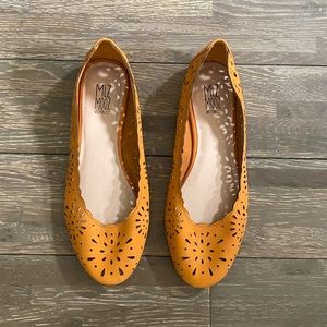 Mix Mooz Flats, like new! Women’s size 11
